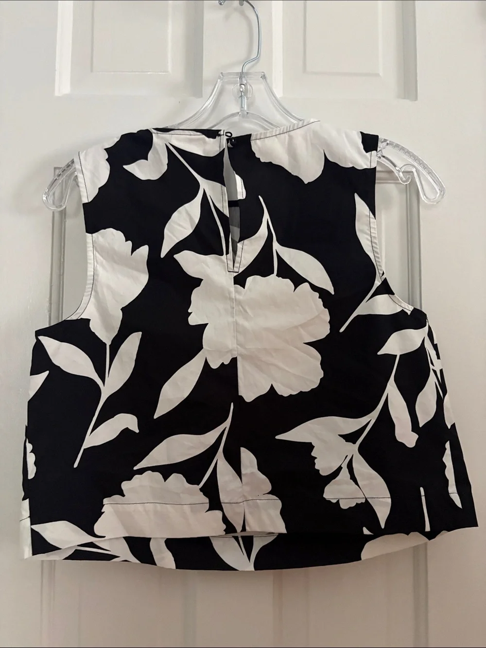 kate spade Black and White Floral Sleeveless Crop Top
